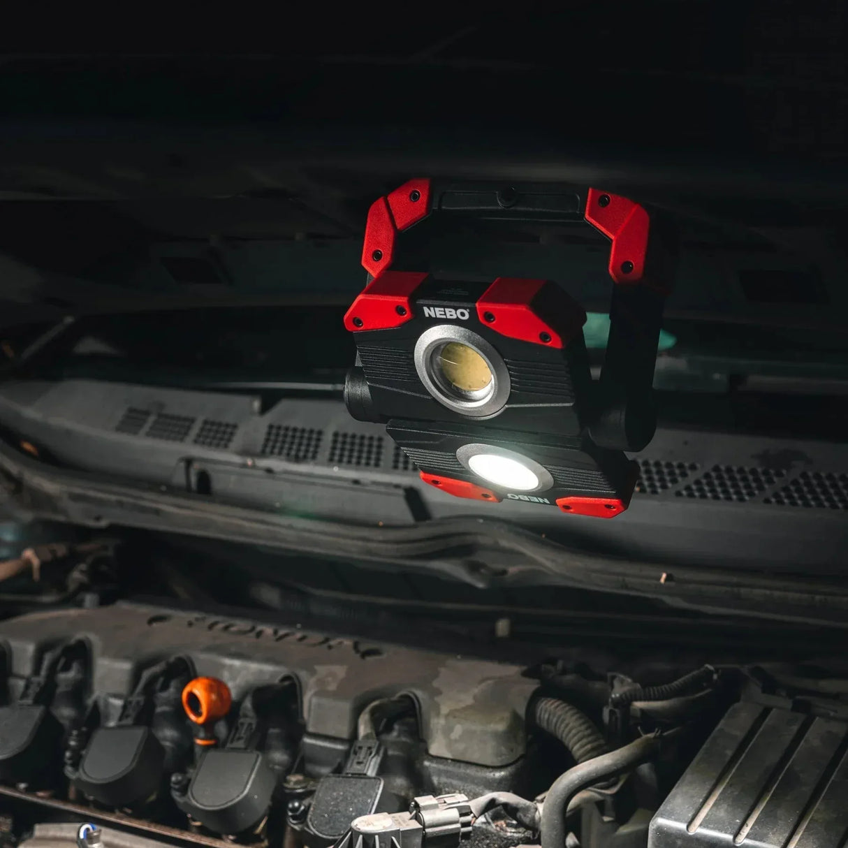 NEBO Omni 2000 ladattava työvalaisin 2000 lm + virtapankki - Happy Angler