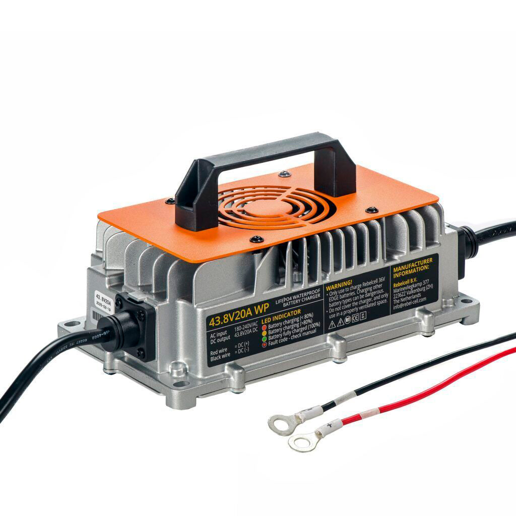 Rebelcell 43,8V 20A vedenpitävä LiFePO4 akkulaturi 36V akuille