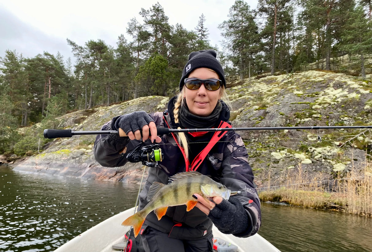 13 Fishing Muse Black avokelavapa - Happy Angler