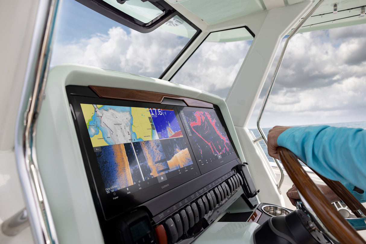 Garmin GPSMAP 9017 Chart Plotter